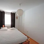 Pleasant Close To Center Apartmán